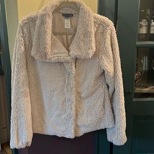 Patagonia women’s medium cream jacket